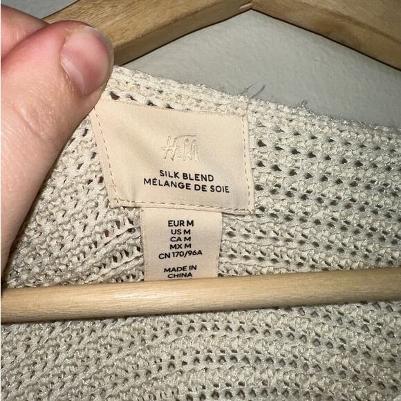 H&M Oversized Silk Blend Knit Crewneck Pullover Sweater Ivory/Cream Size Medium - Picture 2 of 7